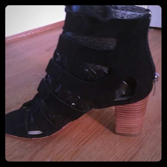 Marc Jacobs Shoes - Brand new, never worn Marc Jacob heels.